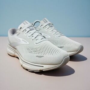 Brooks Ghost 15 Women's Running Shoes Light Grey Size 10 Neutral Cushioning